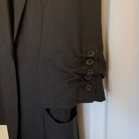 Elizabeth & James Relaxed Women's Blazer - Picture 5 of 7